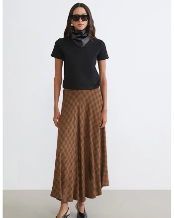 Tricou uni cu decolteu la baza gatului, Negru