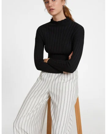 Pulover striat slim fit cu guler inalt, Negru
