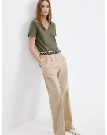 Tricou lejer cu decolteu in V, Bej inchis
