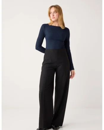 Pantaloni cu croiala ampla si pensa, Negru