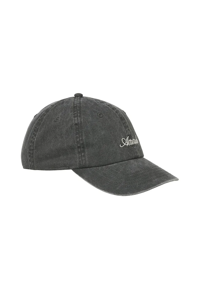 Sapca cu broderie, Negru