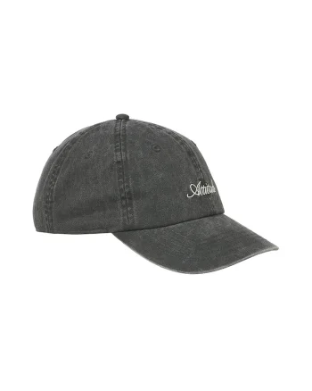 Sapca cu broderie, Negru