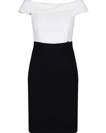 Rochie cu decolteu pe umeri