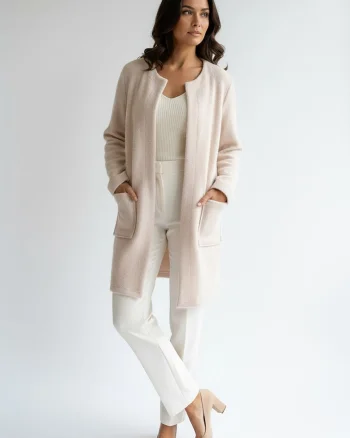 Cardigan lung  bej, tricot moale, fara inchidere, buzunare aplicate