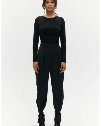 Bluza Neagra Rasucita
