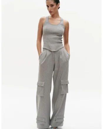 Pantaloni de trening gri, Gri