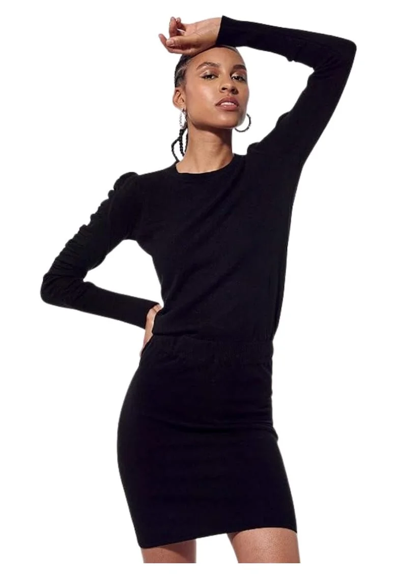 Rochie scurta cu maneci lungi,