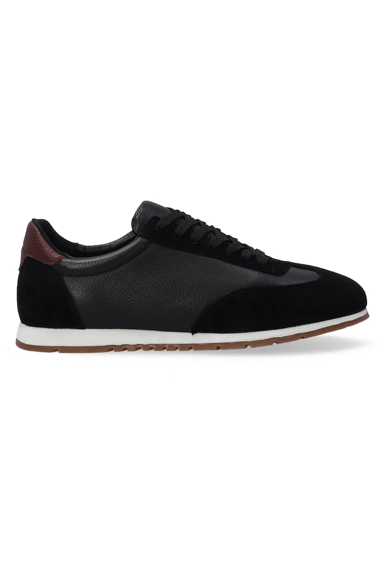 Pantofi sport din piele si piele intoarsa.