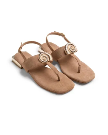 Sandale de piele piele intoarsa cu bareta separatoare si aplicatie metalica Harrington, Maro camel