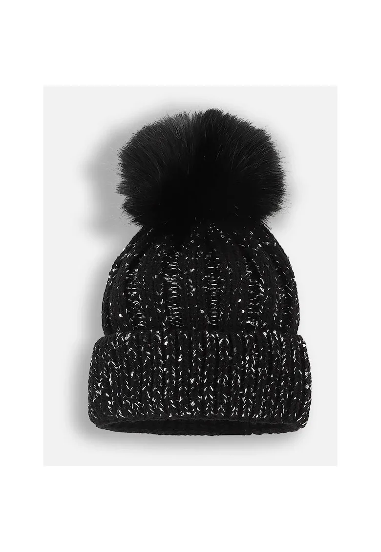 Caciula cu pom pom