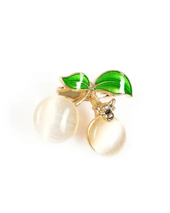 Brosa martisor cirese cu albina