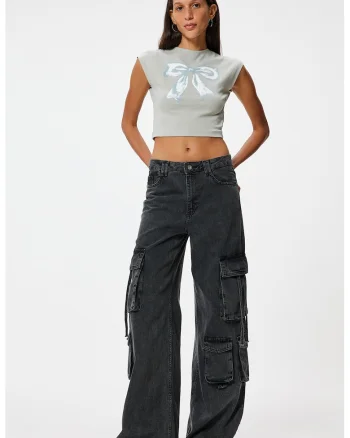 Tricou crop cu imprimeu grafic, Gri deschis