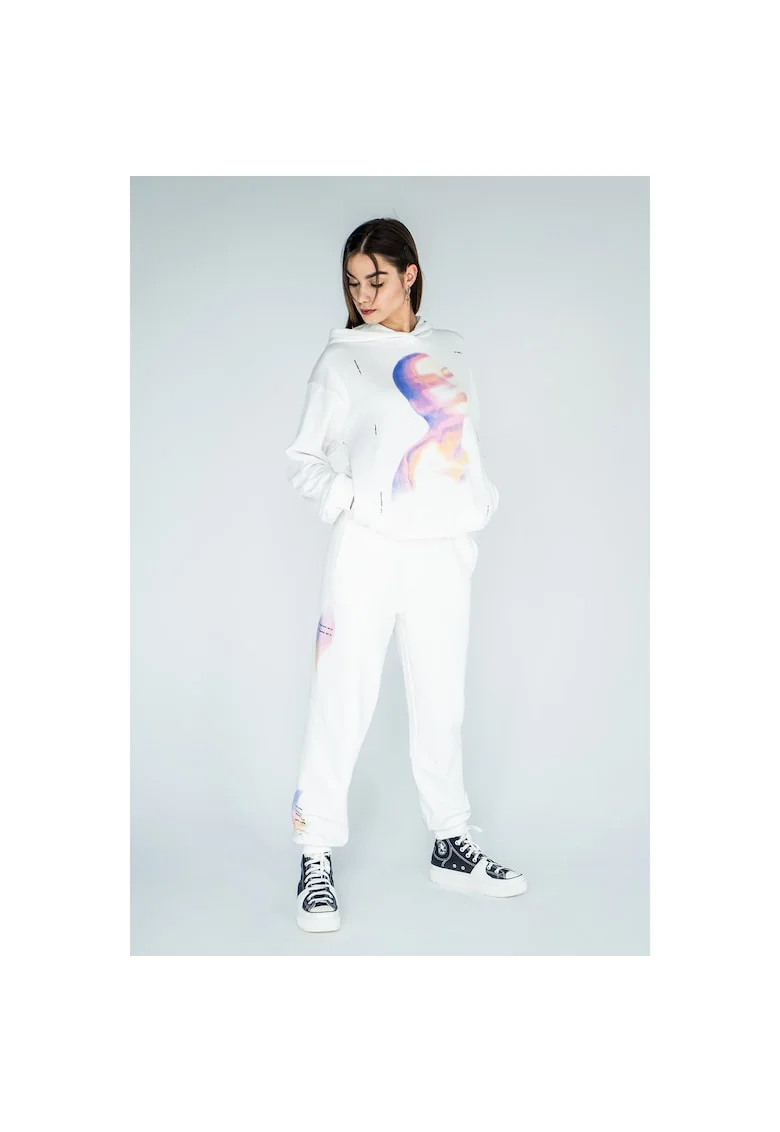 Pantaloni de trening albi cu imprimeu