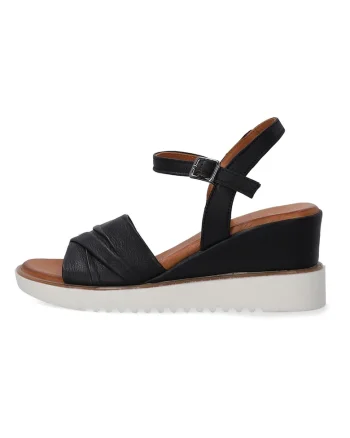 Sandale cu talpa wedge din piele cu catarama