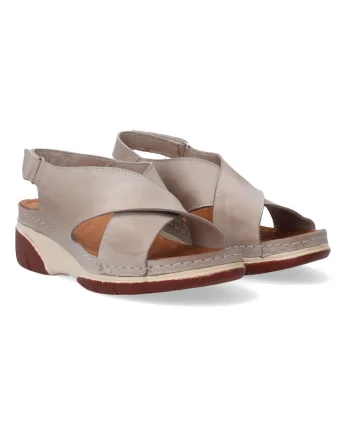 Sandale din piele cu talpa wedge si barete incrucisate
