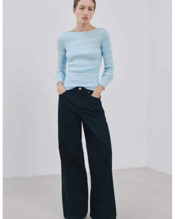 Pulover slim fit cu decolteu barcuta, Alb/Albastru deschis