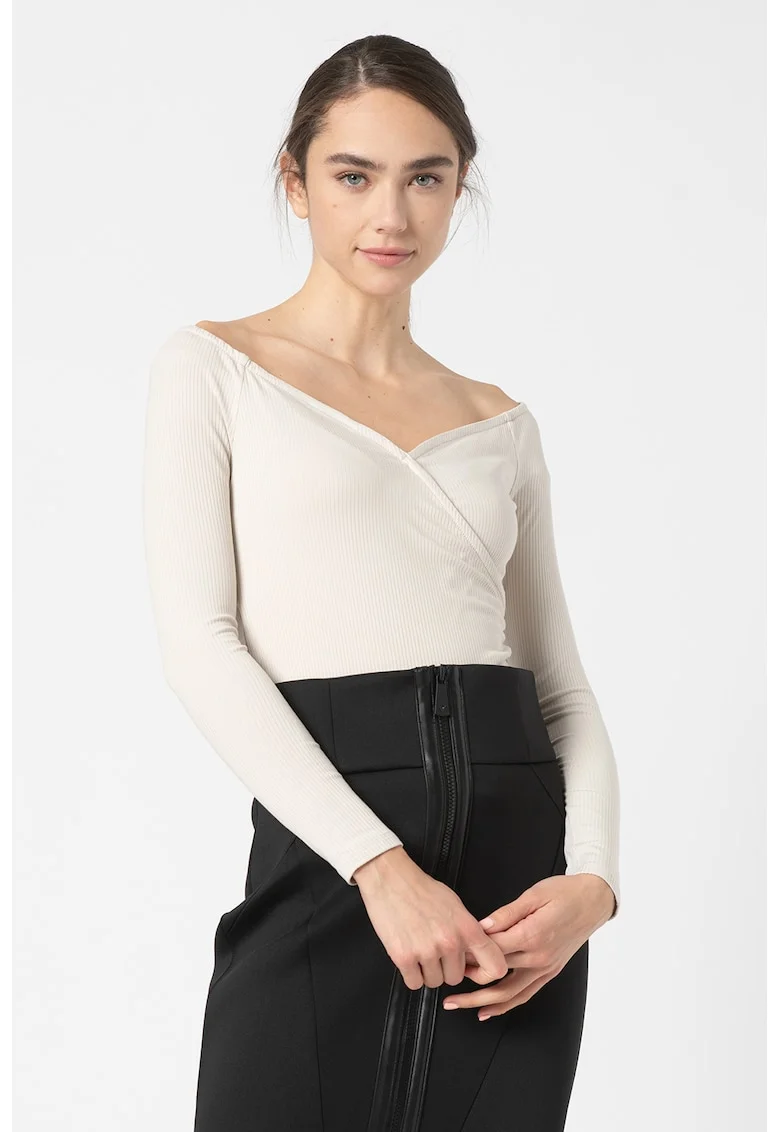 Bluza perecuta cu decolteu pe umeri, Bej deschis