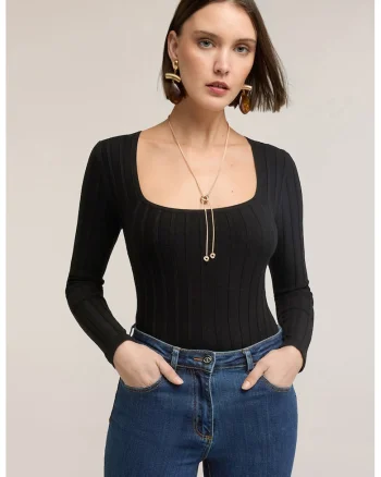 Pulover slim fit cu decolteu patrat, Negru