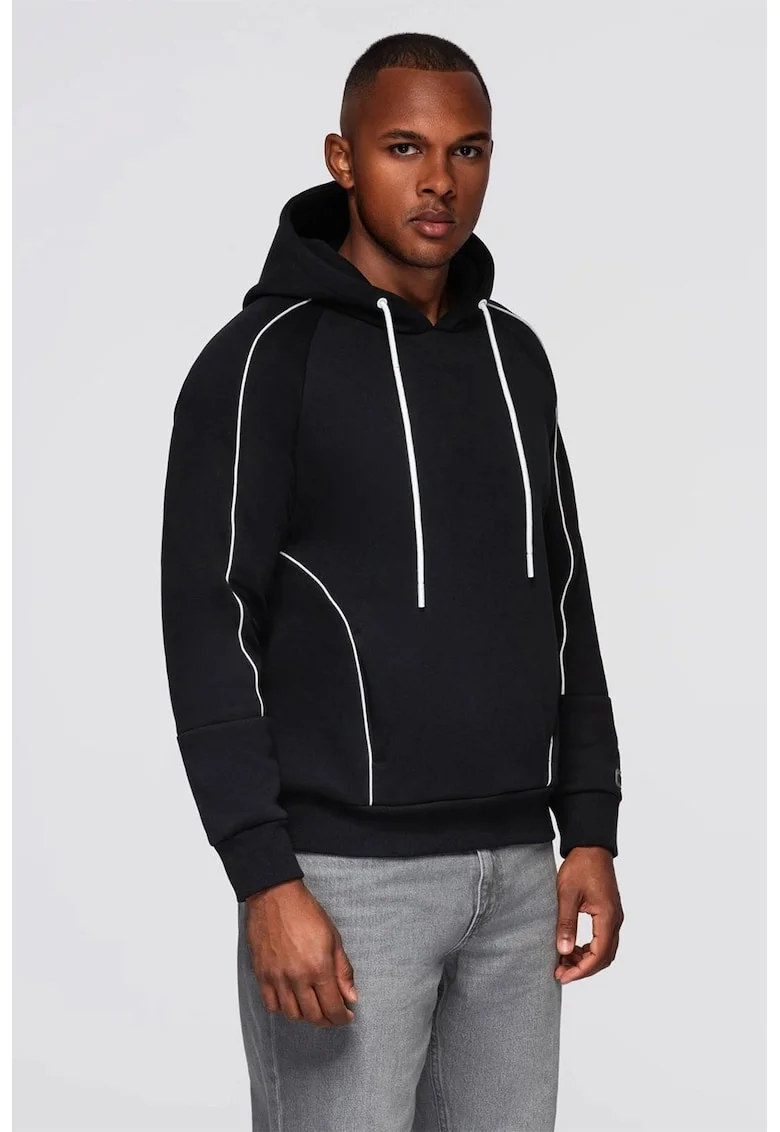 Hanorac cu maneci raglan, Negru