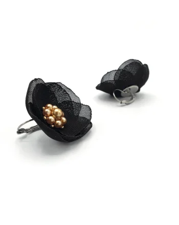 Cercei floare,  Seren, voal negru, mijloc perle aurii, tortite inox