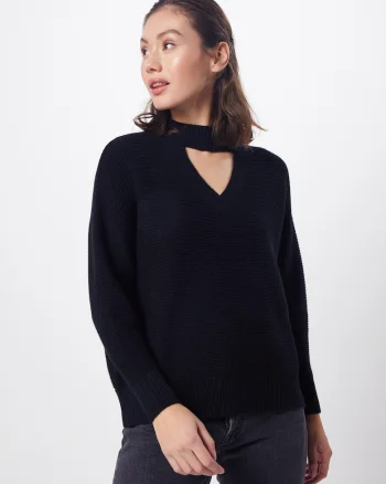 Pulover Adhija cu cut-out,