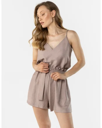 Top dama,  cu bretele subtiri, decolteu in V, croiala lejera, material neted, bej