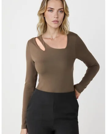 Bluza cu decupaj, Maro inchis