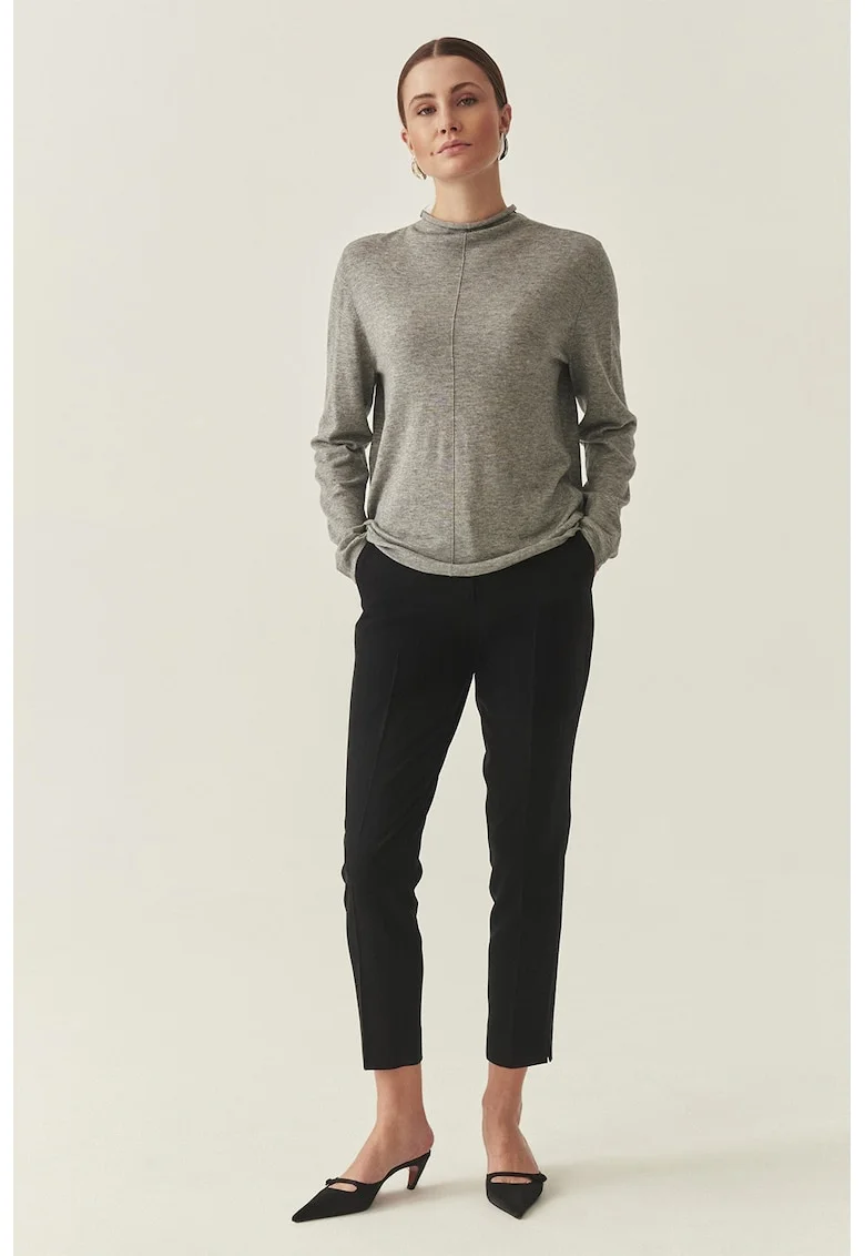 Pantaloni capri cu pensa, Negru