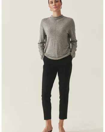 Pantaloni capri cu pensa, Negru