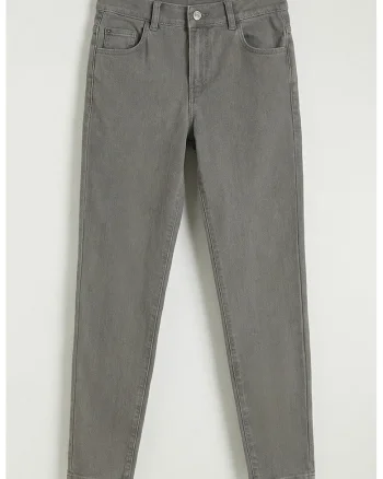 Blugi super skinny, Grej