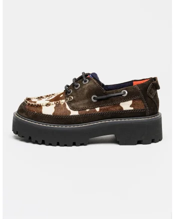 Pantofi boat cu aspect masiv din piele cu par scurt, Negru/Caramel/Alb murdar