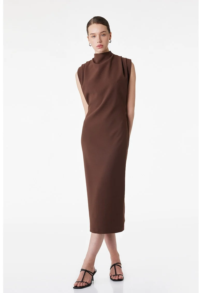 Rochie uni cu slit pe spate, Maro