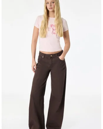 Tricou crop cu model text, Roz pastel