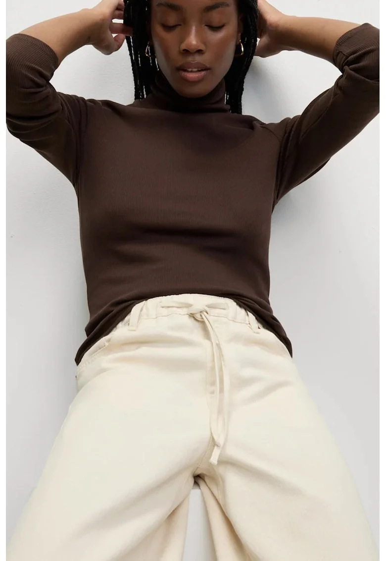 Bluza slim fit cu guler inalt, Maro