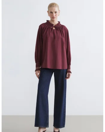 Bluza lejera cu decolteu cu snur, Visiniu