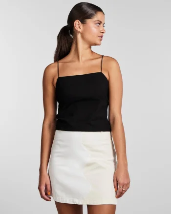 Top slim fit cu decolteu patrat
