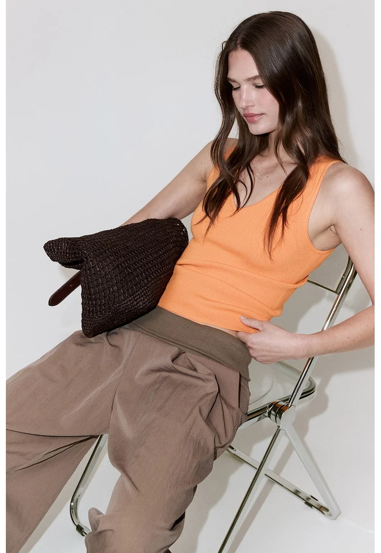 Top slim-fit cu decolteu in V, Portocaliu