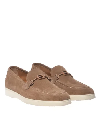 Pantofi loafer de piele intoarsa cu monograma metalica, Bej