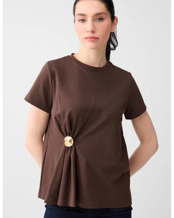 Tricou cu fronseu si detaliu metalic, Maro