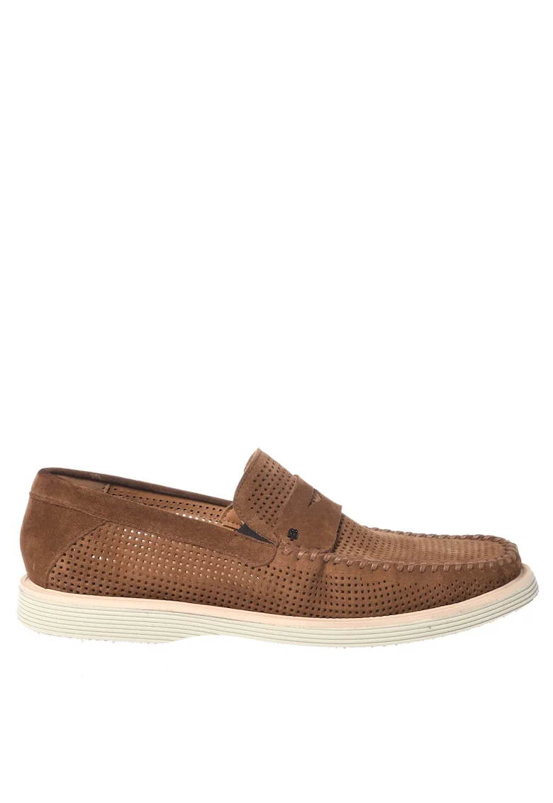 Pantofi loafer de piele intoarsa cu perforatii, Maro