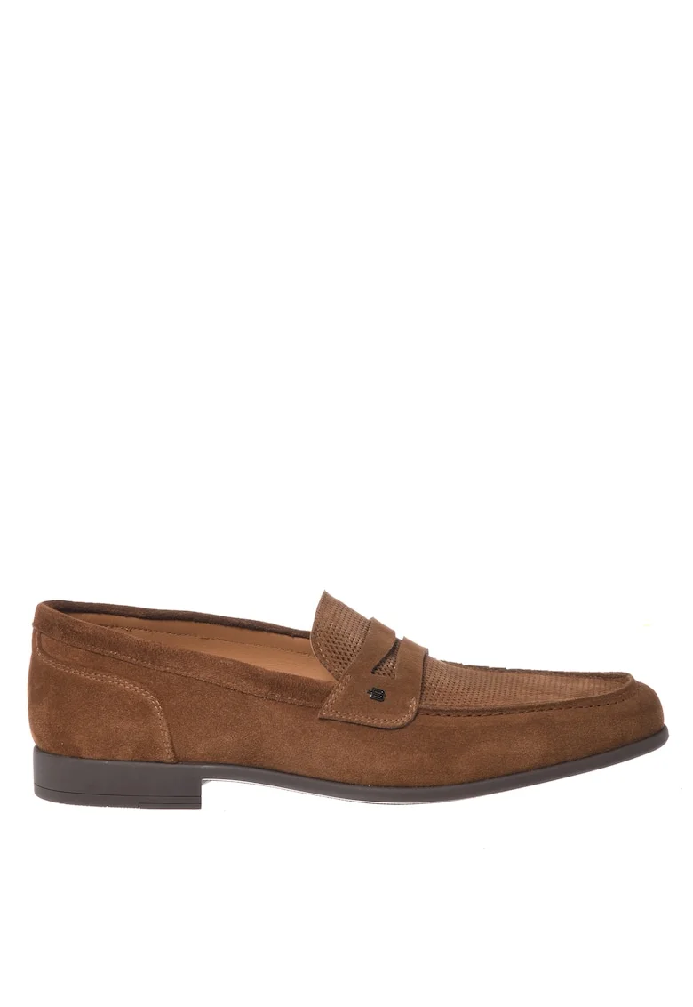 Pantofi loafer de piele intoarsa cu segment cu perforatii, Maro
