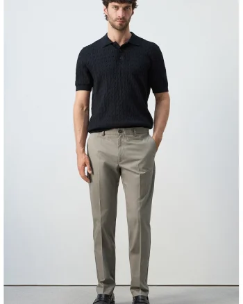 Pantaloni Chino din bumbac cu croaia slim-fit, Maro nisip