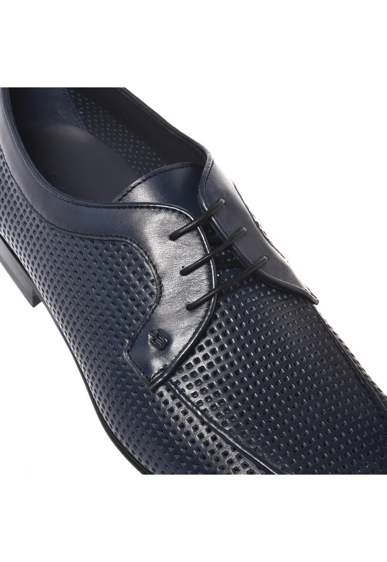 Pantofi de piele cu perforatii, Albastru