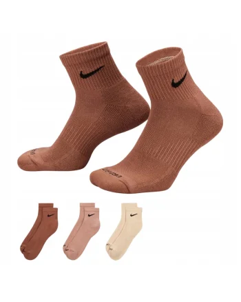 Set Sosete Unisex  Sx6890 968 Marime 46 50 Amortizare In Partea Din Fata A Piciorului Si A Calcaiului Tehnologie Dri Fit Banda Elastica De Sustinere A Arcului Piciorului Material Respirabil In Partea Superioara Multicolor 3 Buc