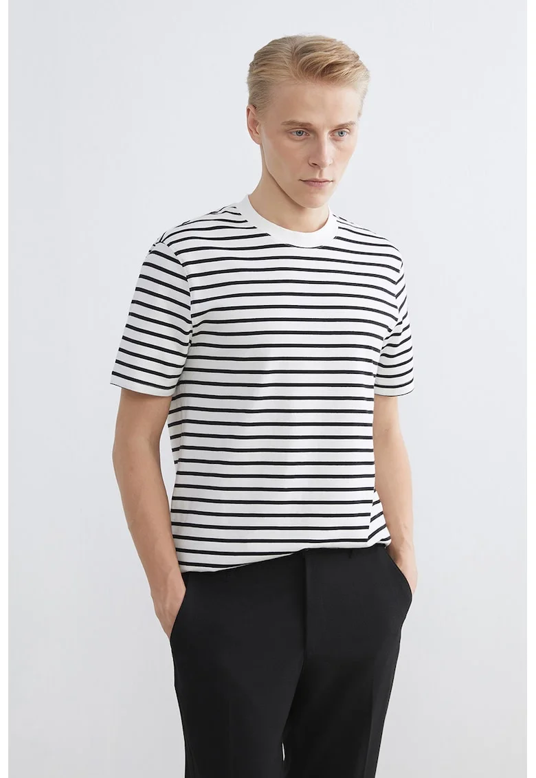 Tricou cu decolteu la baza gatului si dungi, Alb/Negru