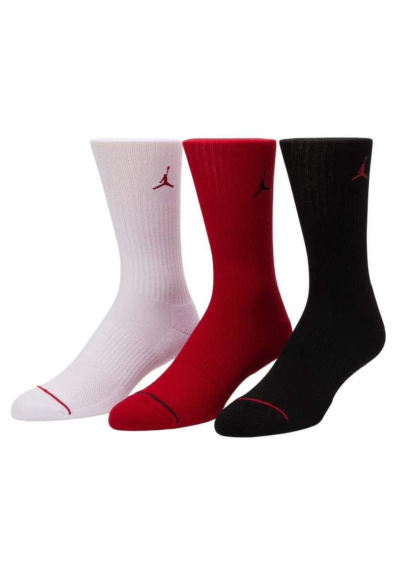 Set Sosete Sport  DX9632 918 Marime 34 38 Tehnologie Dri Fit Pentru Gestionarea Umiditatii Amortizare Maxima in Zona Calcaiului Si Degetelor Contra Socurilor Banda Aderenta Pe Arc Zone Intarite Multicolor 3 Perechi