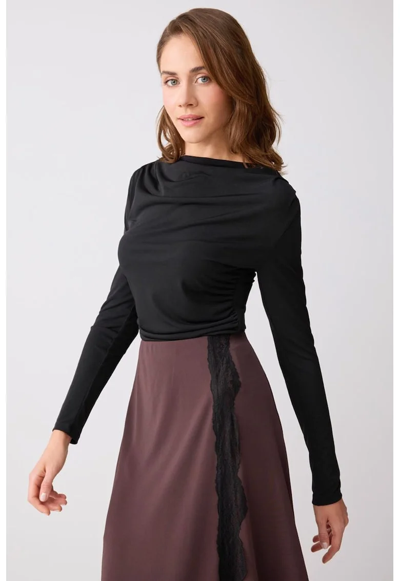 Bluza cu decolteu barcuta, Negru