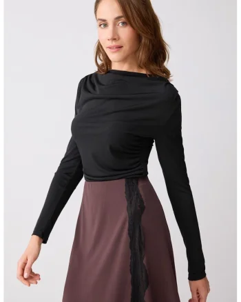 Bluza cu decolteu barcuta, Negru