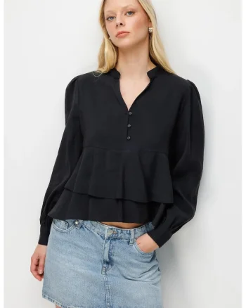 Bluza dama,  volane, decolteu in V, negru, textil