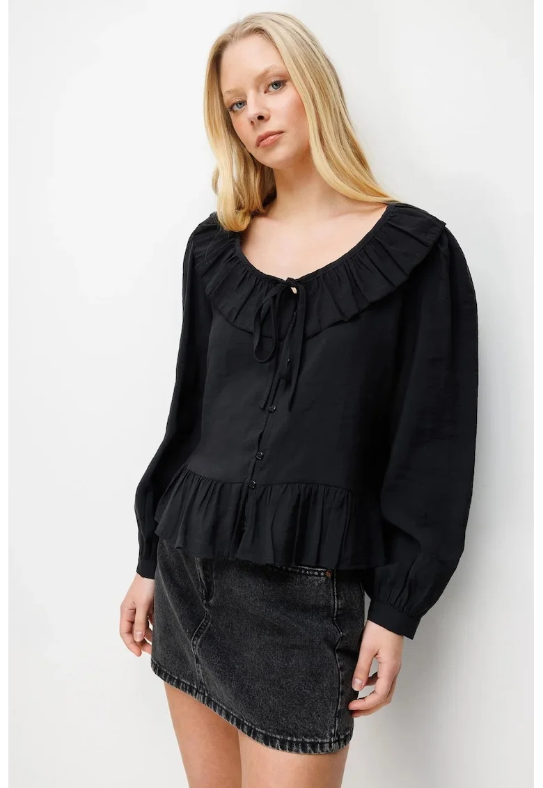 Bluza dama,  cu volanase, decolteu in V, negru, textil